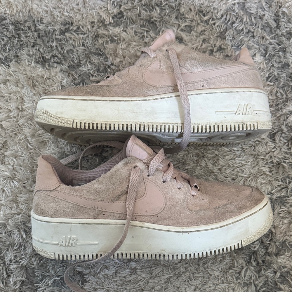 Nike Women’s Low Platform Sneakers in Dusty Pink
